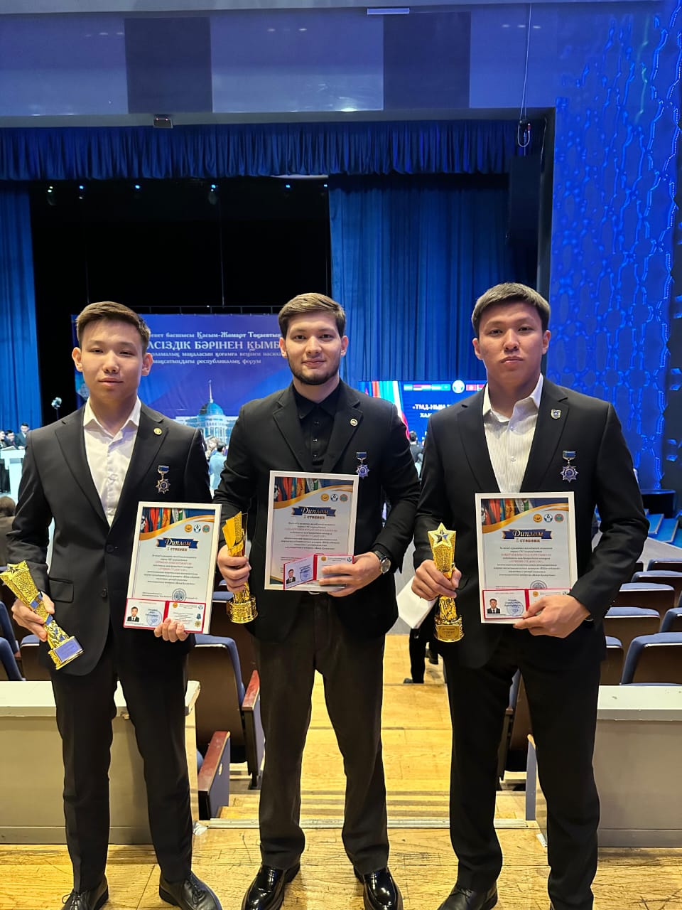 «Мемлекеттік және жергілікті басқару» мамандығының студенттері ТМД халықаралық байқауында 1-орынға ие болды